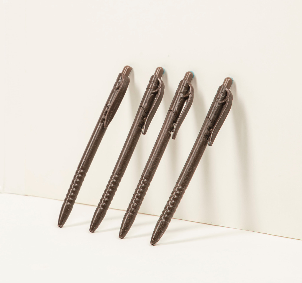 BÚT BI LÀM TỪ BÃ CÀ PHÊ 15 Bút Bi sản phẩm làm từ bã cà phê - AirX Carbon Vietnam
