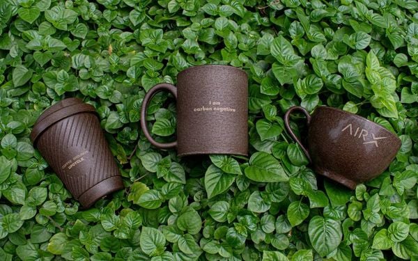 Sản phẩm sư khi được in ấn logo của một thương hiệu công ty vào 