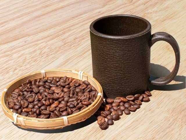 ly quà tặng làm từ bã cà phê