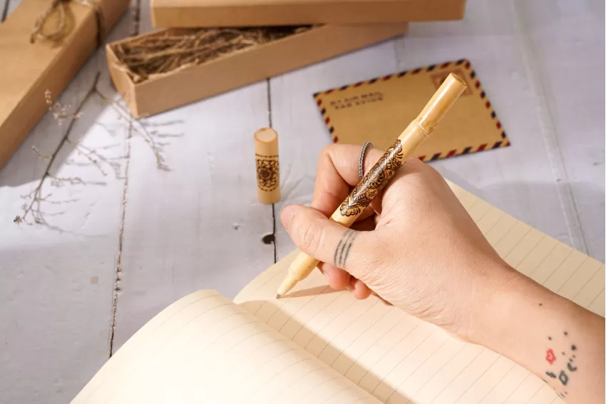 Quà Tặng Eco: Ý Nghĩa Xanh 7 Bút bi tre phân hủy sinh học