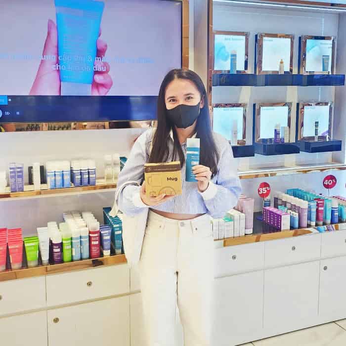 Quà Tặng In Logo Làm Từ Bã Cà Phê - Cùng Paula’s Choice Tái Sinh Vỏ Chai Cũ 4 Khách hàng thích thú với quà tặng in logo làm từ bã cà phê