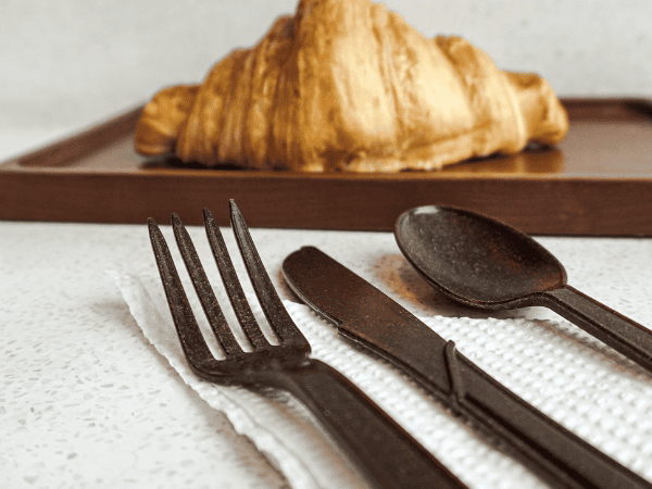 Bộ dụng ăn phân hủy sinh học làm từ bã cà phê
