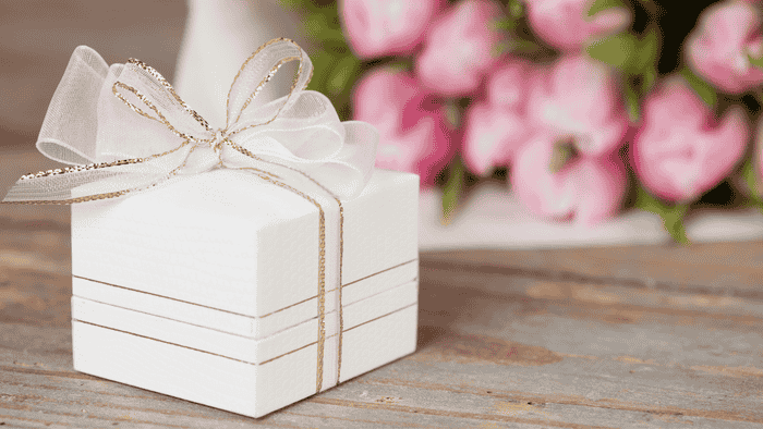 Gợi Ý Những Món Quà Tặng 8/3 Có In Logo Và Thông Điệp Ý Nghĩa 1 Ý nghĩa của quà tặng có in logo/ thông điệp