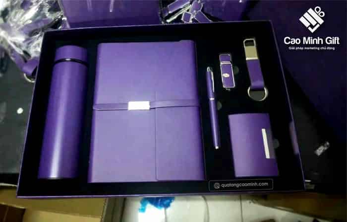 Top Quà Tặng Doanh Nghiệp Cho Lễ 20/10 Khiến Nhân Viên Bất Ngờ 4 Quà tặng văn phòng phẩm cao cấp