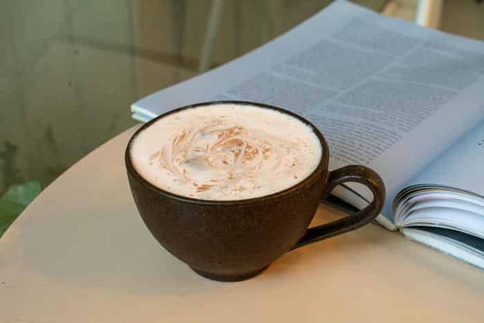 Ly cà phê latte được làm từ bã cà phê - AirX Carbon Vietnam
