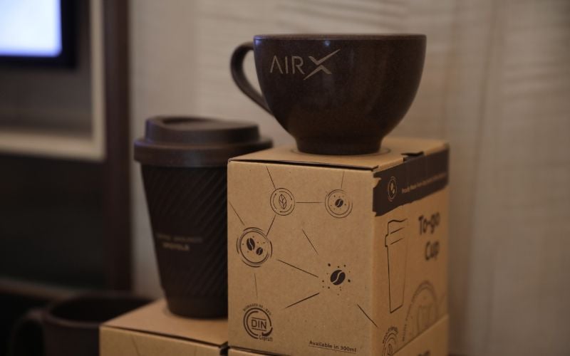Ly cà phê quà thương hiệu từ AirX Coffee